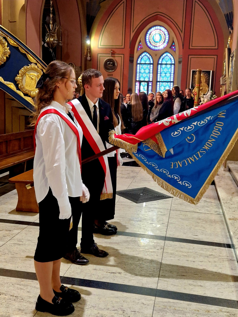 Zdjęcie Ślubowanie kl 1 2025 (16)fac94578-f975-4434-875f-c533c78a911c.jpg w galerii Ślubowanie klas pierwszych (6.10.2025)